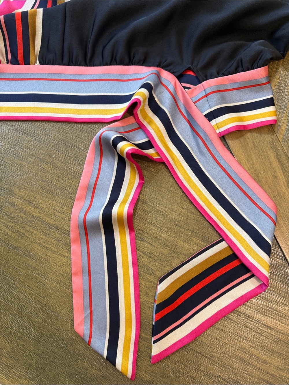 Trina Turk Los Angeles Cap Sleeve Relaxed Fit Asymmetrical Stripe Tie Hem Size M - Picture 4 of 7
